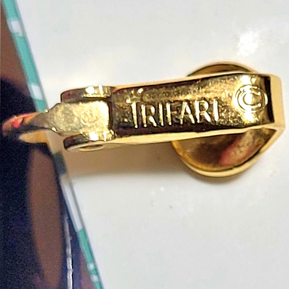 Vintage Trifari Black & Gold Tone Clip On Earrings.